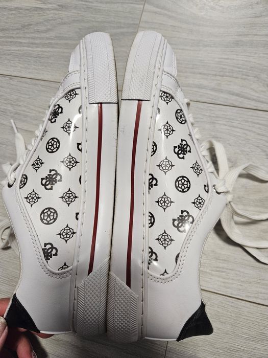 Guess дамски кецове