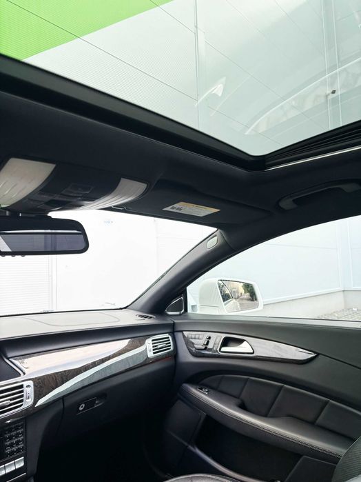 Mercedes-Benz CLS 550 / AMG / Harman-Kardon / Масаж / Подгрев / Обдухване / Кожа / Щора