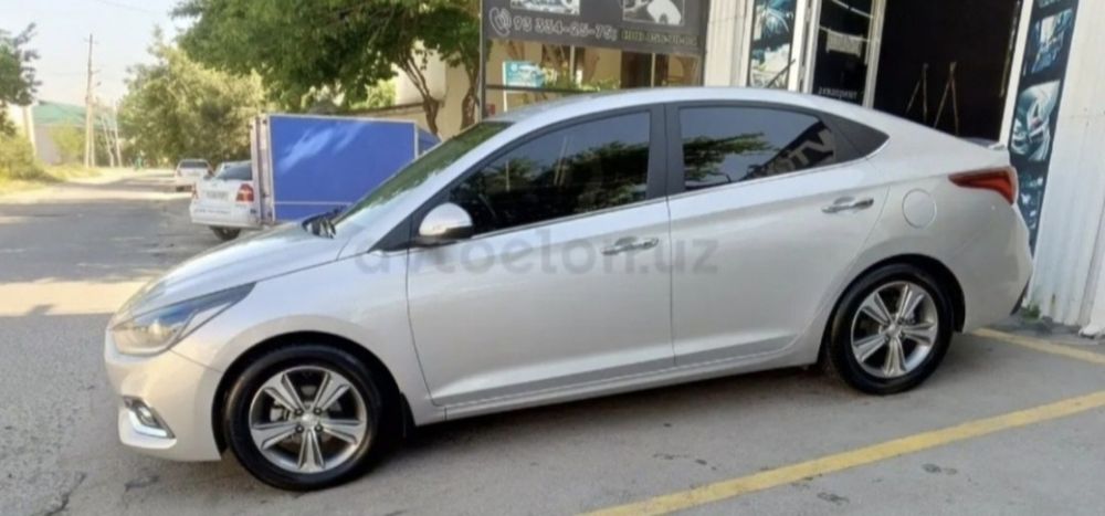 Hyundai Accent 1.6 full pozitsiya срочно