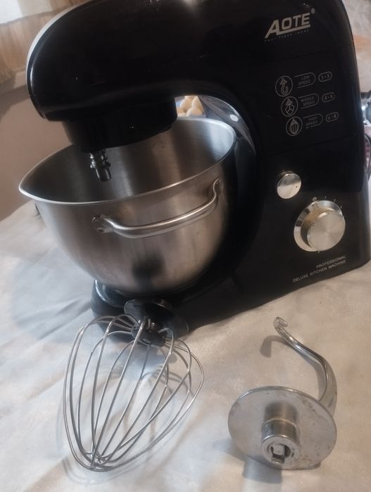 Продам кухонную машинку