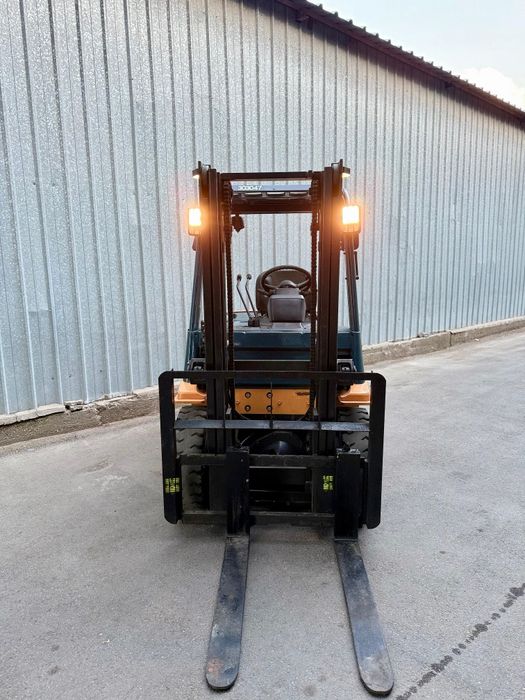 Вилочный погрузчик Toyota 7FG25 (2 тонник)