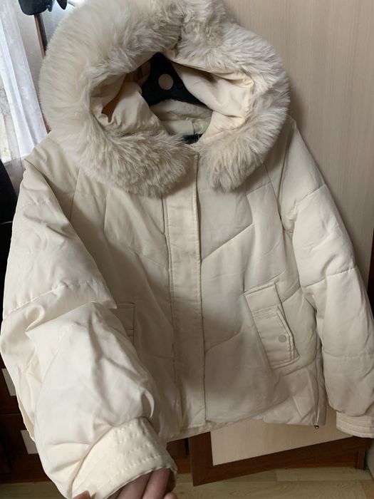 Продам куртку 3000