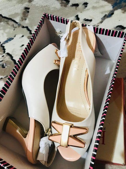 Продаются новые босоножки