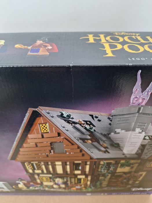 LEGO 21341 Hocus Pocus: Cabana surorilor Sanderson