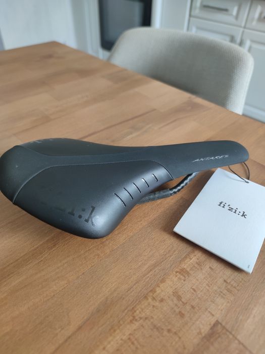 Sa fizik R1 Carbon