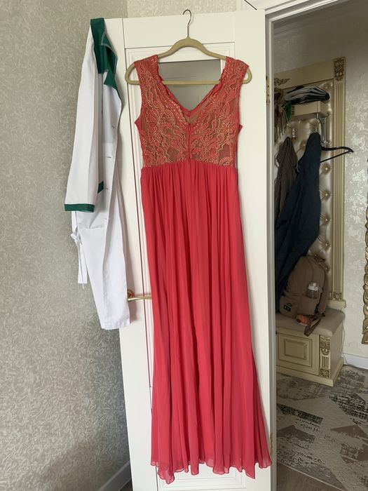 Вечернее платье для мероприятий