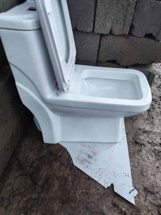 Продам новый Унитаз