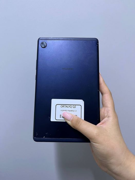 Планшет  HUAWEI MetePad c3