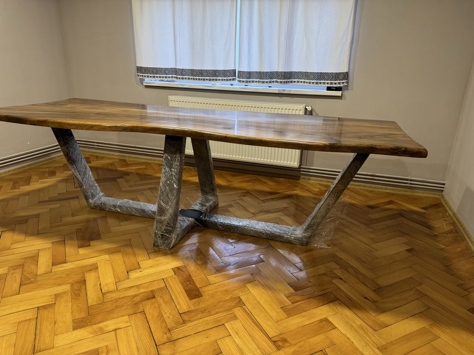 Masa lemn masiv cu picior de metal 12 persoane