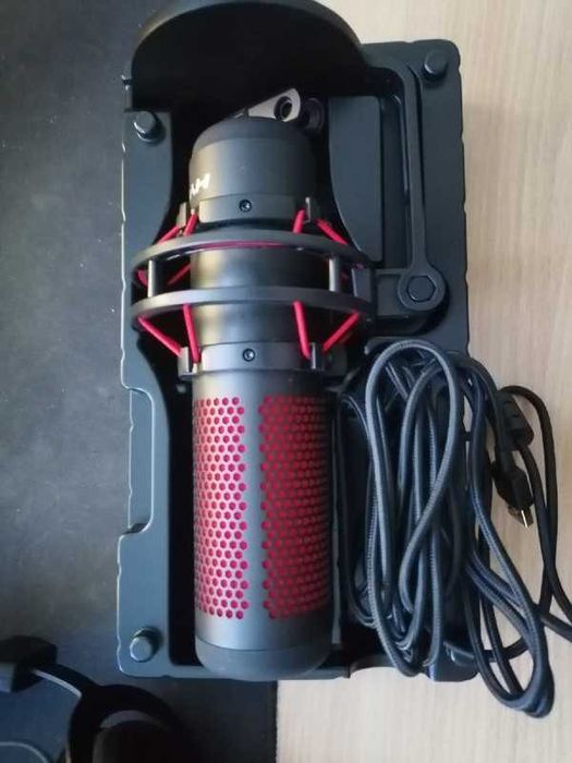 микрофон HyperX QuadCast