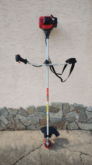 Бензинов тример за трева , косачка , храсторез