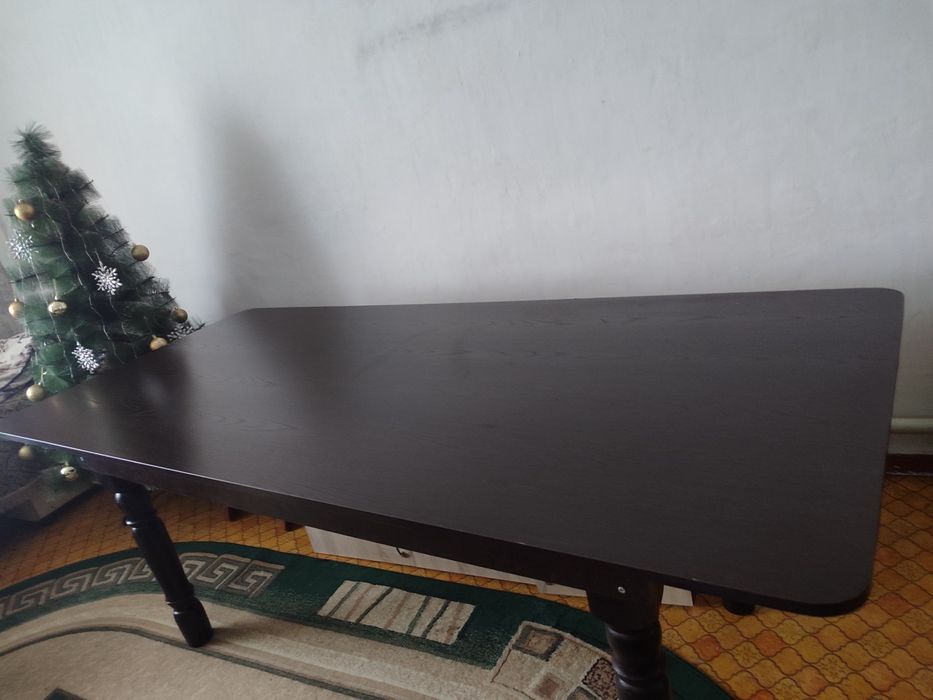 Стол обеденный для гостиной