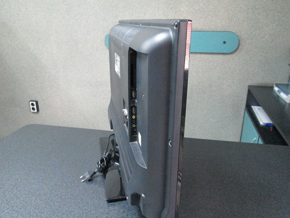 Продавам телевизор Panasonic 32" добре работещ  и с добър външен вид