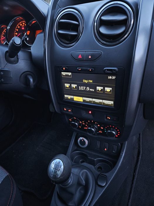 Dacia Duster 4x4 la Buton - 1.5 diesel  euro5