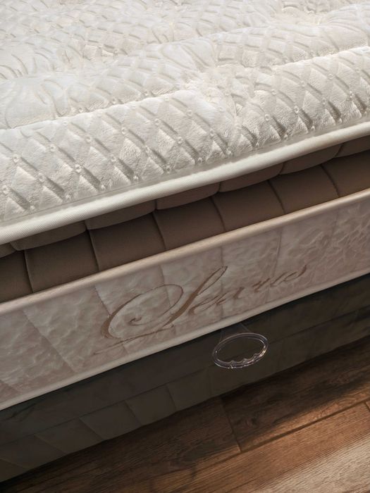 Vand pat, saltea noua + 2 noptiere