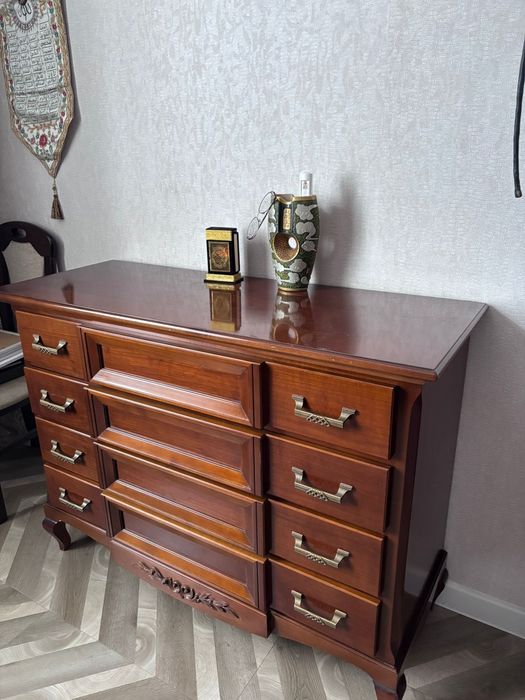 Продаётся спальный гарнитур