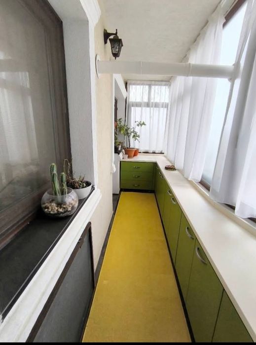 Închirierez apartament 2 camere