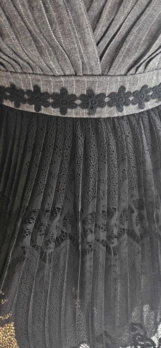 Rochie din dantelă, mărime M-L, nepurtată, nouă, fără etichetă.