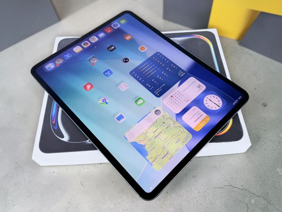 Таблет Apple iPad Pro 13" 8th Gen M5 Wi-Fi + Cellular 512GB Black 60 ЗАРЯДА! Гаранция!