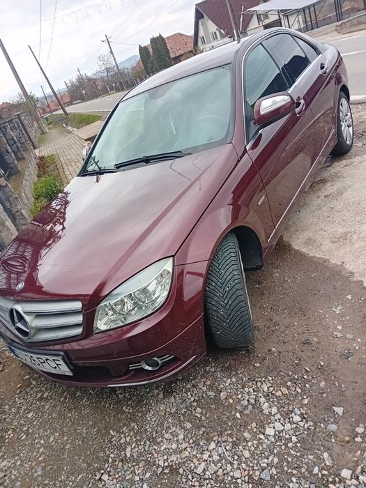 Vând Mercedes Benz c class avangarde