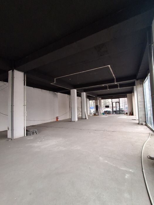 Сдаётся на одном этаже 2500м2 на 3м этаже(N120)