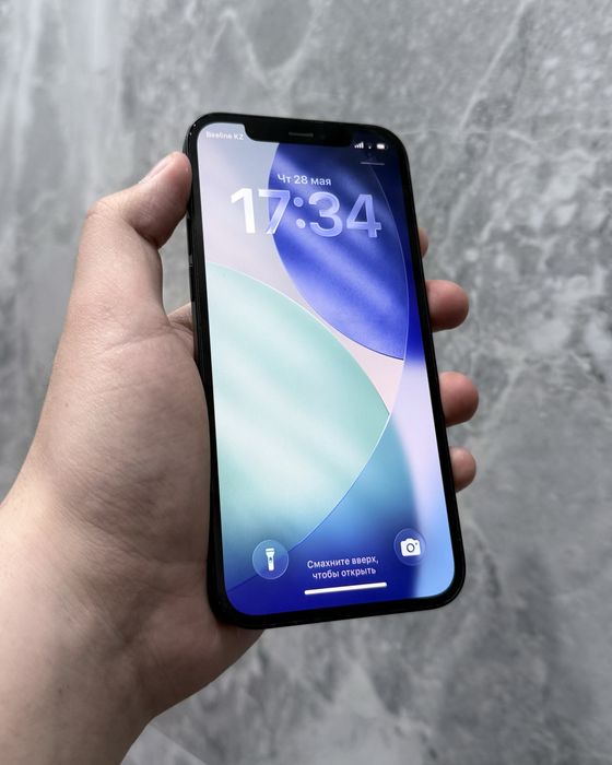 Продам Iphone 12