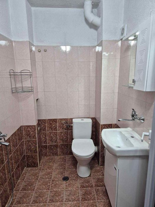 Дава се под наем Тристаен апартамент в София, Гоце Делчев - 90 кв.м за 747.66 € - Снимка #13