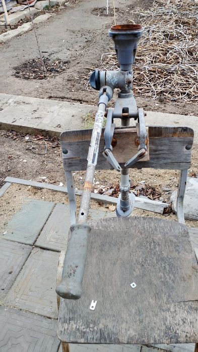 Крепление на тример для моторной лодки;