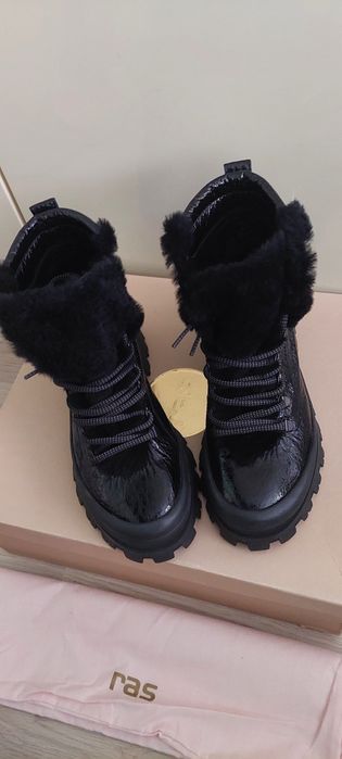 €220 RAS нови испански пухкави боти/ботуши естествена кожа 37