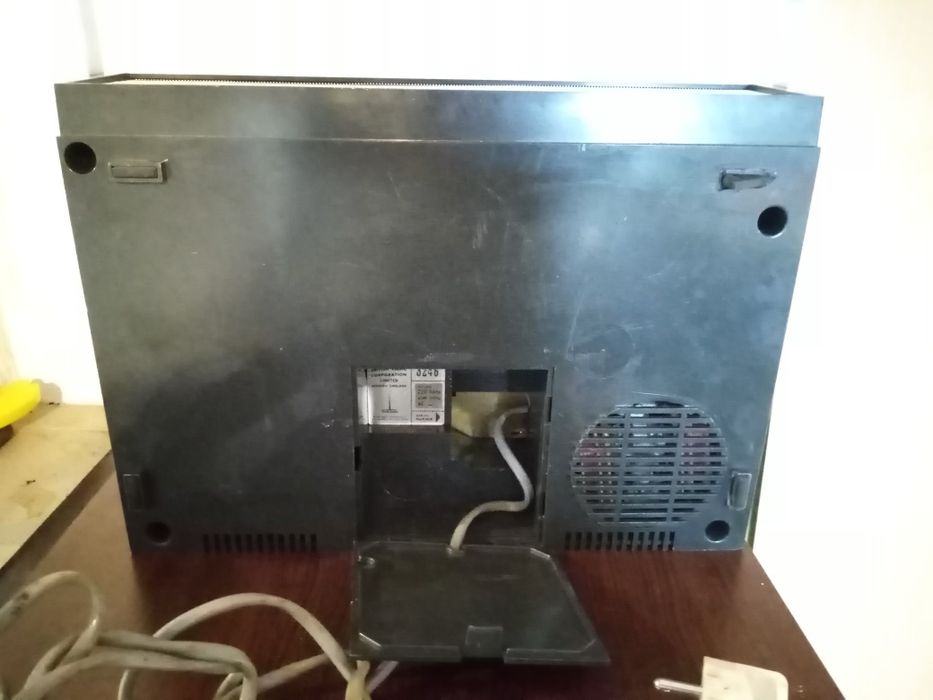 Vând magnetofon pentru piese de schimb-Ferguson 3245