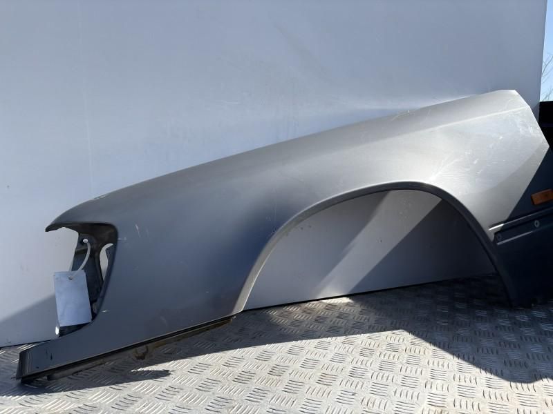 Aripa fata stanga Mercedes E-Class W124