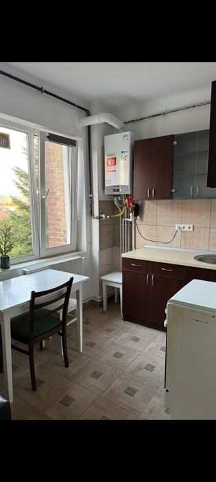 Inchiriez apartament