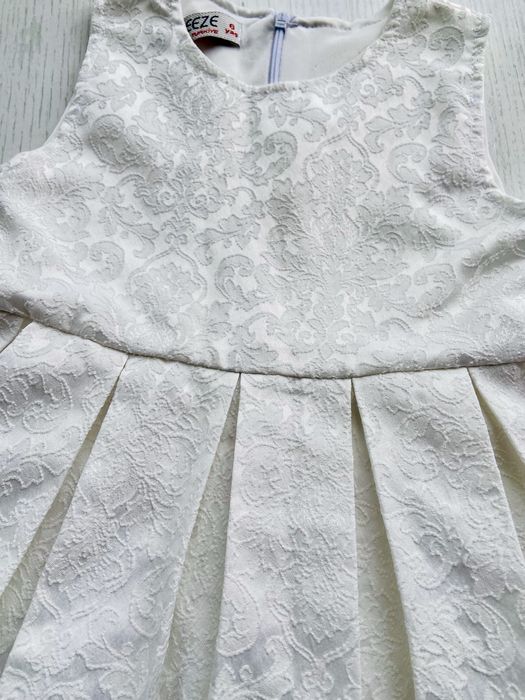 Официална бяла рокля с бродерия, 6 г