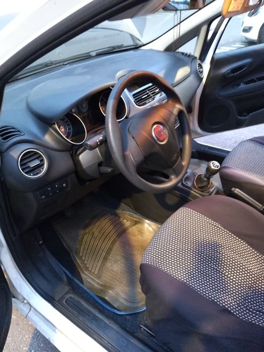 Fiat Punto youang alb motor 1 2  2017/52000 km