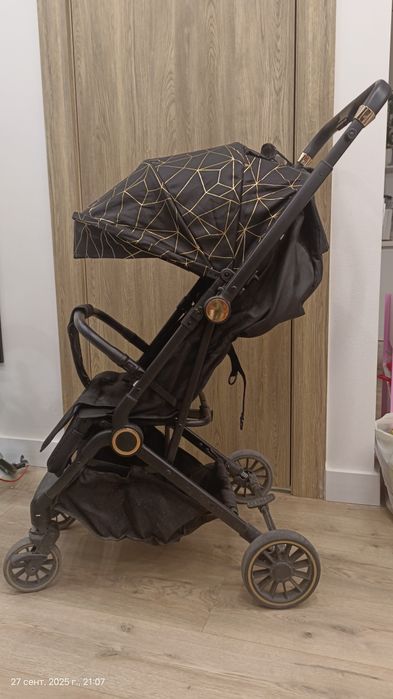 Коляска прогулочная