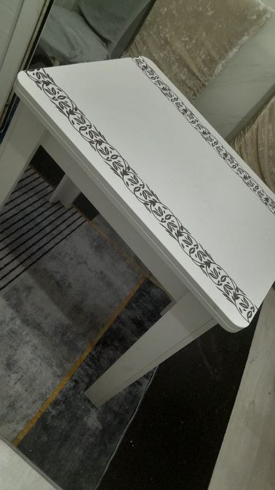 Стол и стулья сатылады