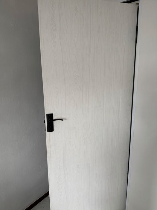 Есік сатылады срочно