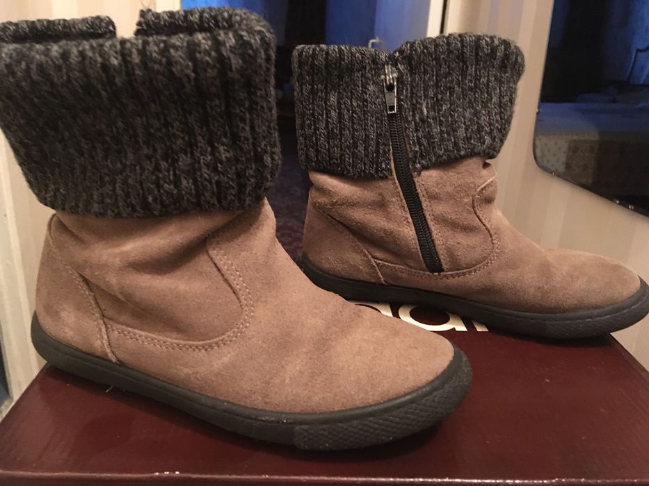 Продам детские демисезонные  сапоги