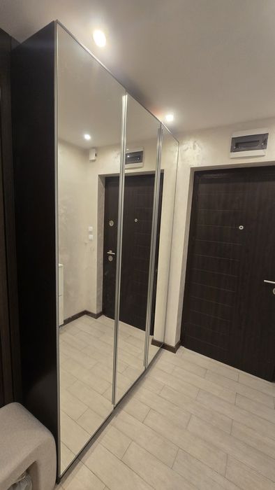 Продавам гардероб за гр.София