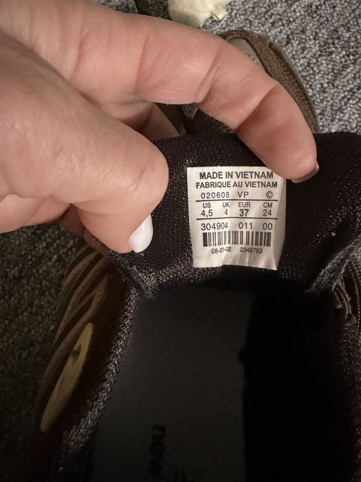 New Balance  marimea 37