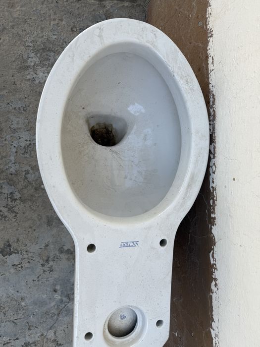 Unitaz b/u kop ishlamagan