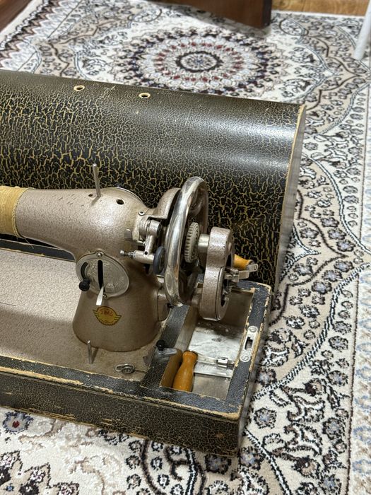 Швейная машинка в продаже