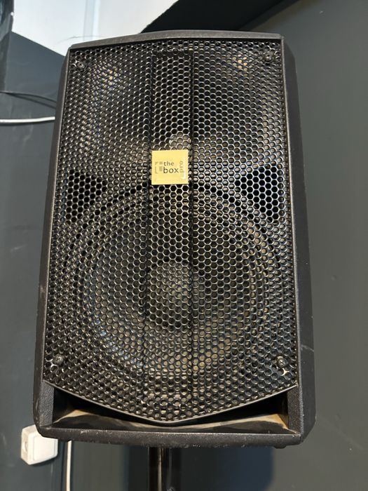 Vind  mixer Makie ,modelCFX 16 canale cu boxe si subwoofer