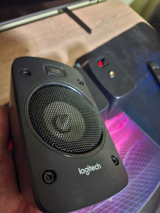 Sateliți Logitech z906