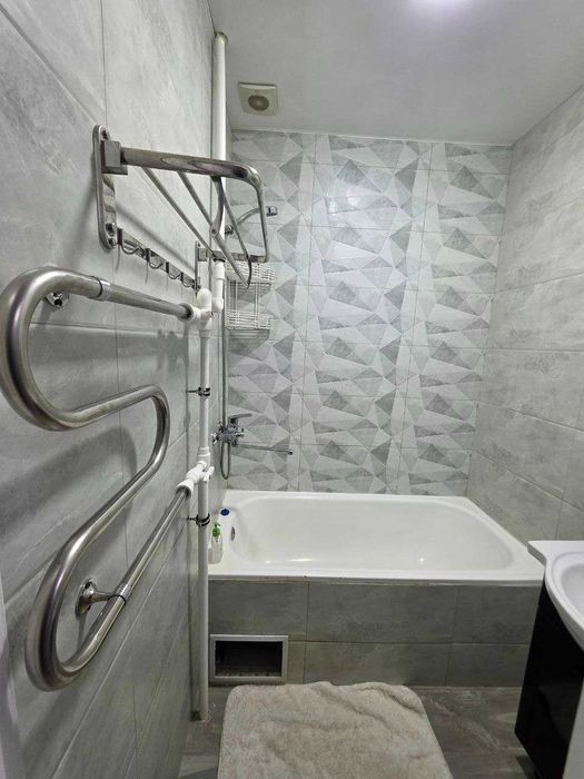 2 хоналик квартира 1-каватдан сотилади.Ор:6-МКР  Мадина