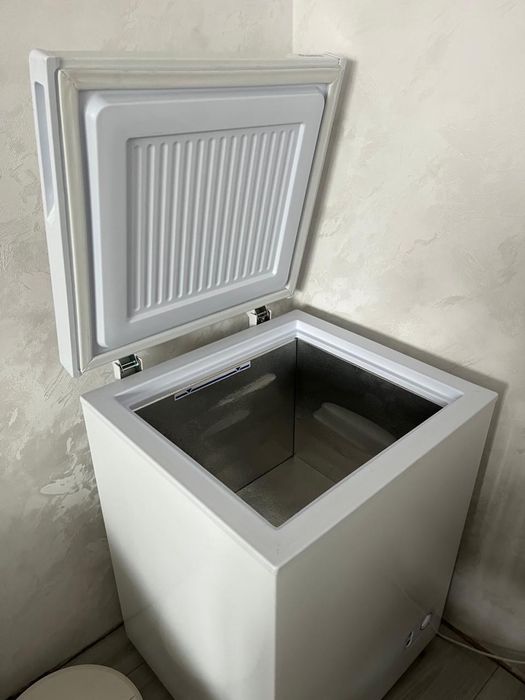 Продам морозилку ларь  б/у