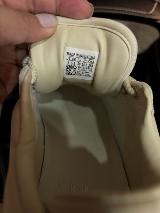 Кроссовки адидас 39р