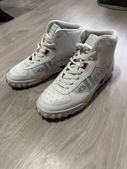 Мъжки маратонки Ellesse – номер 42, еко кожа

Мъжки маратонки Elles