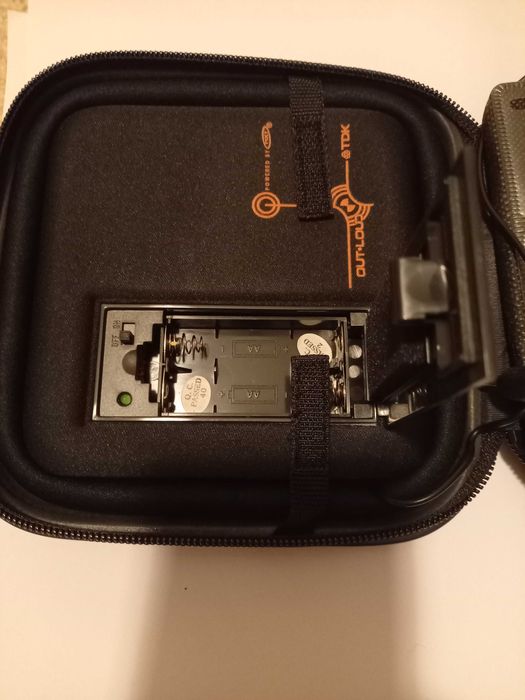 Калъф за компактдискове с вградена колонка TDK
Кутийка за 12 диска