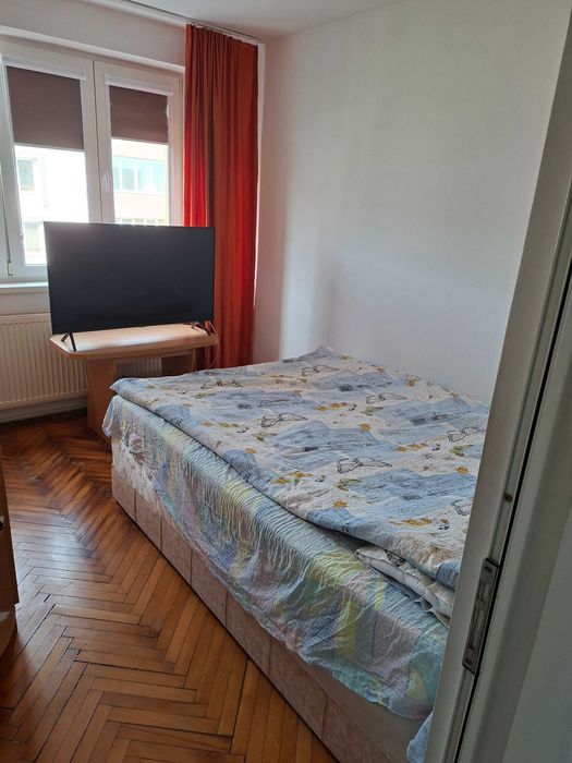 Închiriez apartament 3 camere zonă centrală